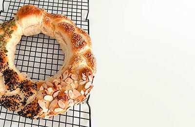 Christmas Wreath Challah Bread